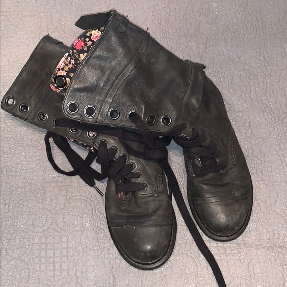 Gray floral docs